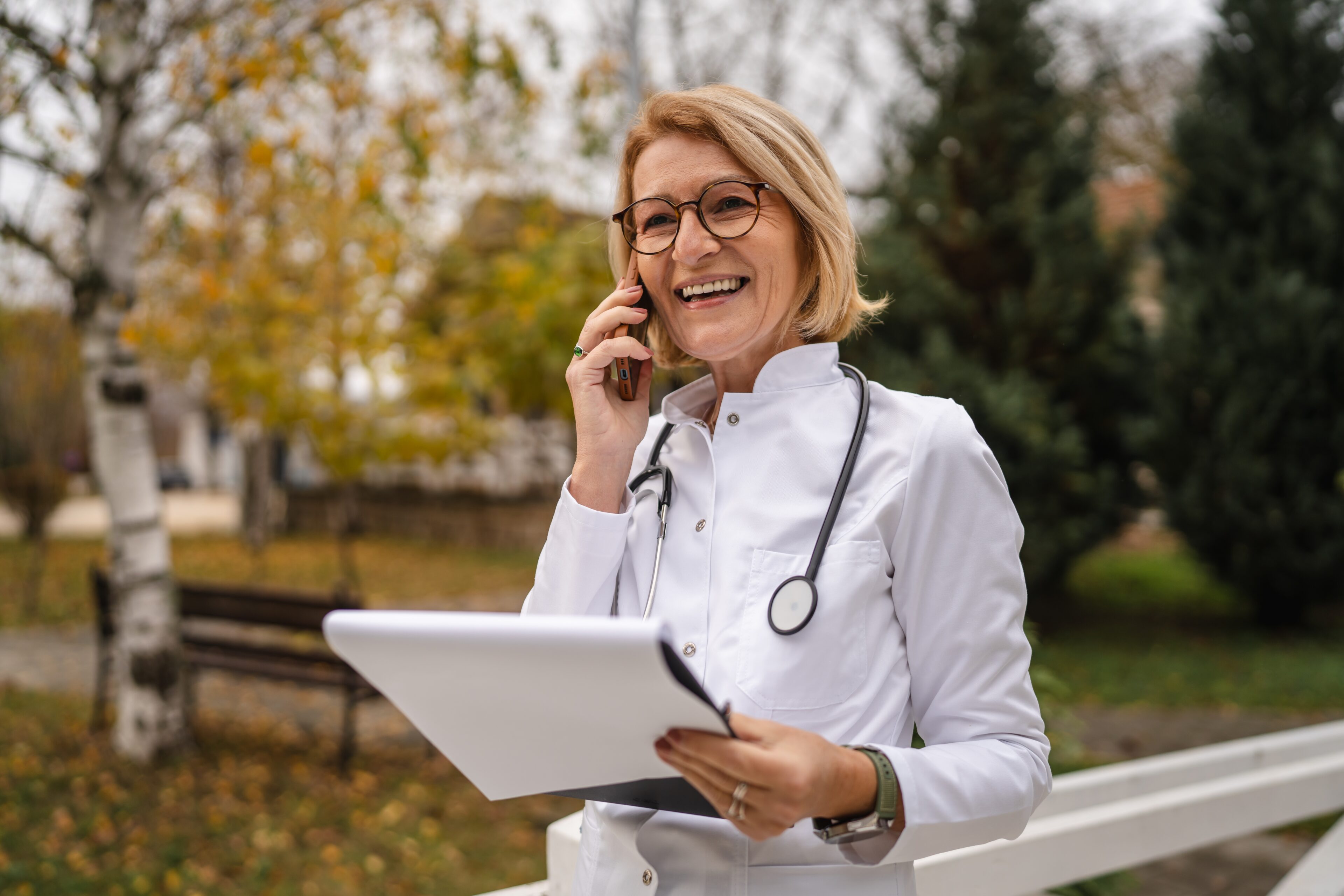 healthcare professional calling member for annual wellness visit
